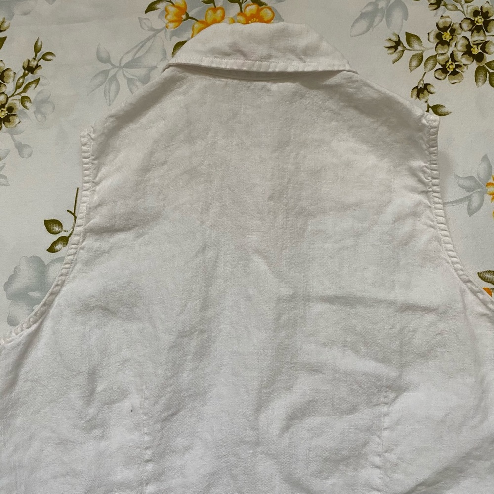 Gap Size S Sleevless Button Down Blouse - image 8